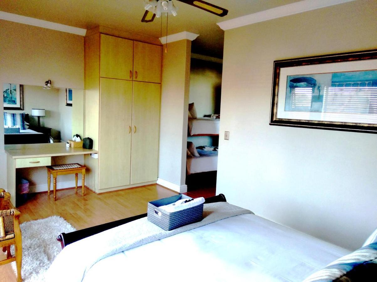 Casa Mia Guesthouse Тейбл-Вью Экстерьер фото