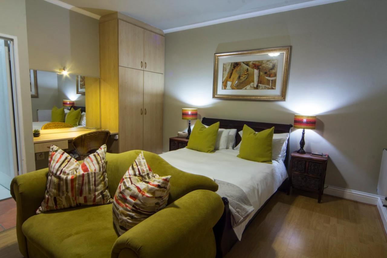 Casa Mia Guesthouse Тейбл-Вью Экстерьер фото